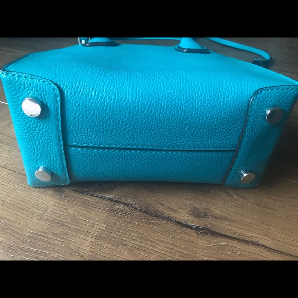 MICHAEL KORS-NWT Turquoise Leather Handbag - Picture 3 of 16